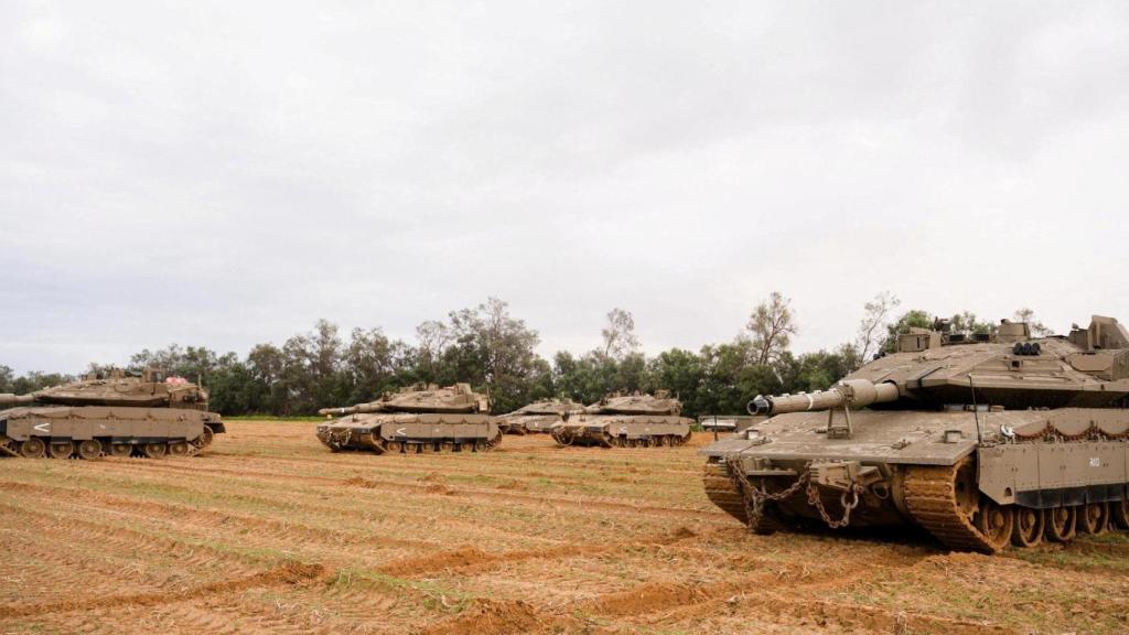 Tanques israelíes realizando actividades para una posible ofensiva en Gaza el pasado 23 de marzo.