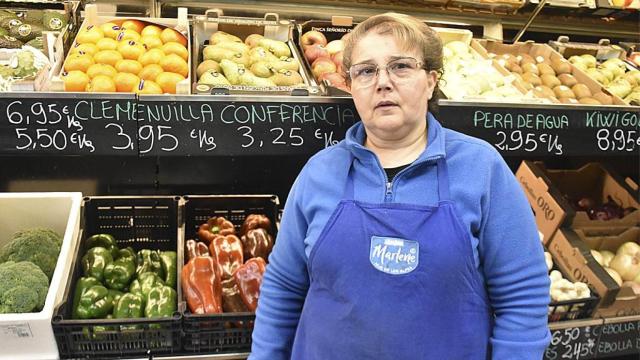 Carmen San José en 'La Huerta de Juani' posando para EL ESPAÑOL