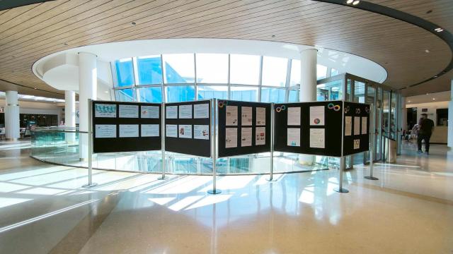Gran Vía de Vigo acoge una exposición con motivo del Día Mundial de Concienciación sobre el Autismo