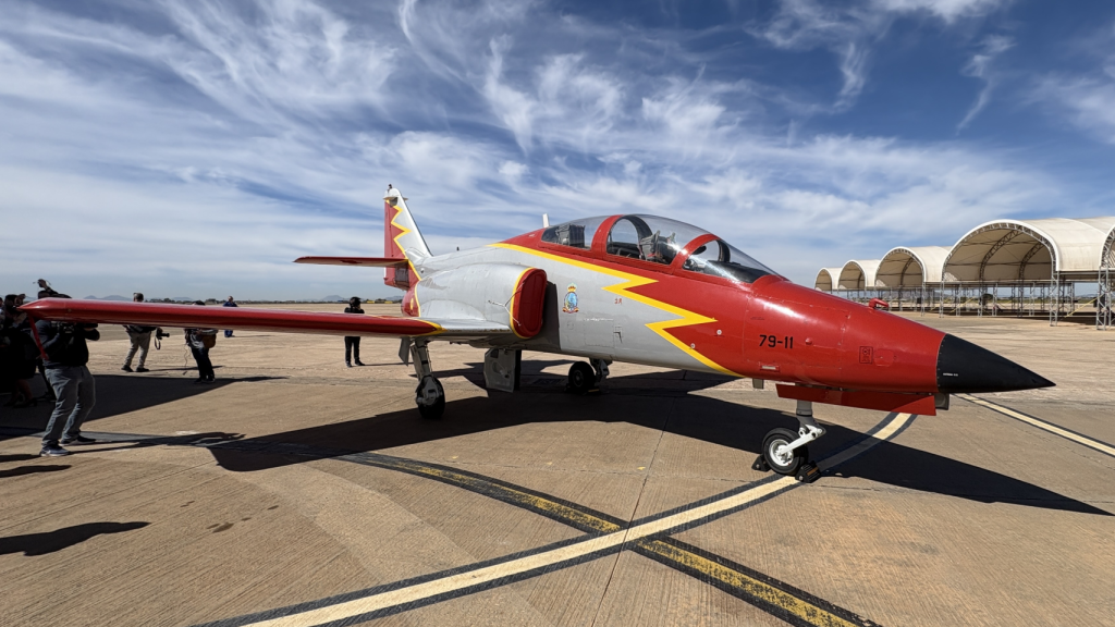 Caza CASA C-101 de la Patrulla Águila