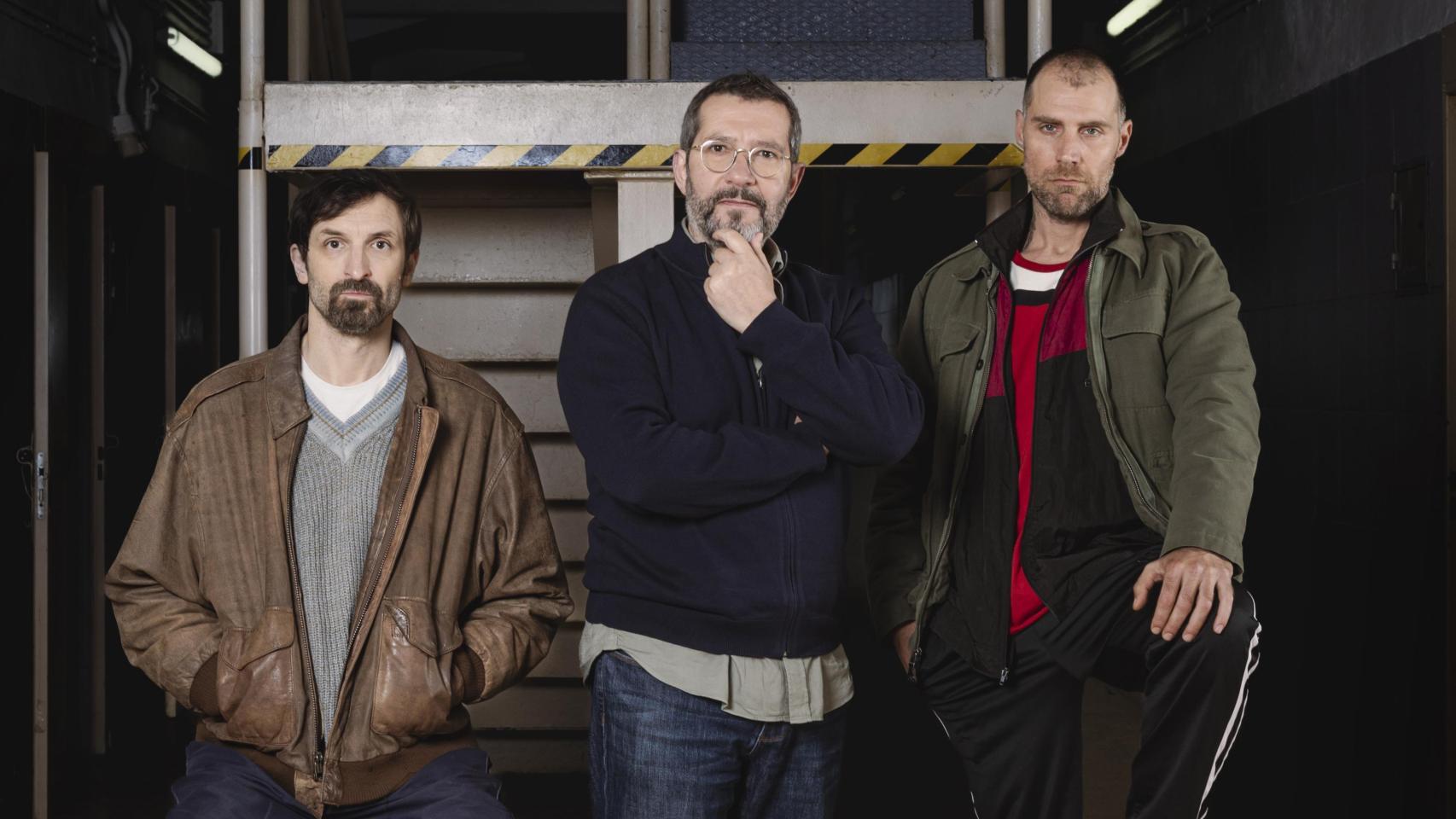 Carles Porta, con las protagonistas de '33'.