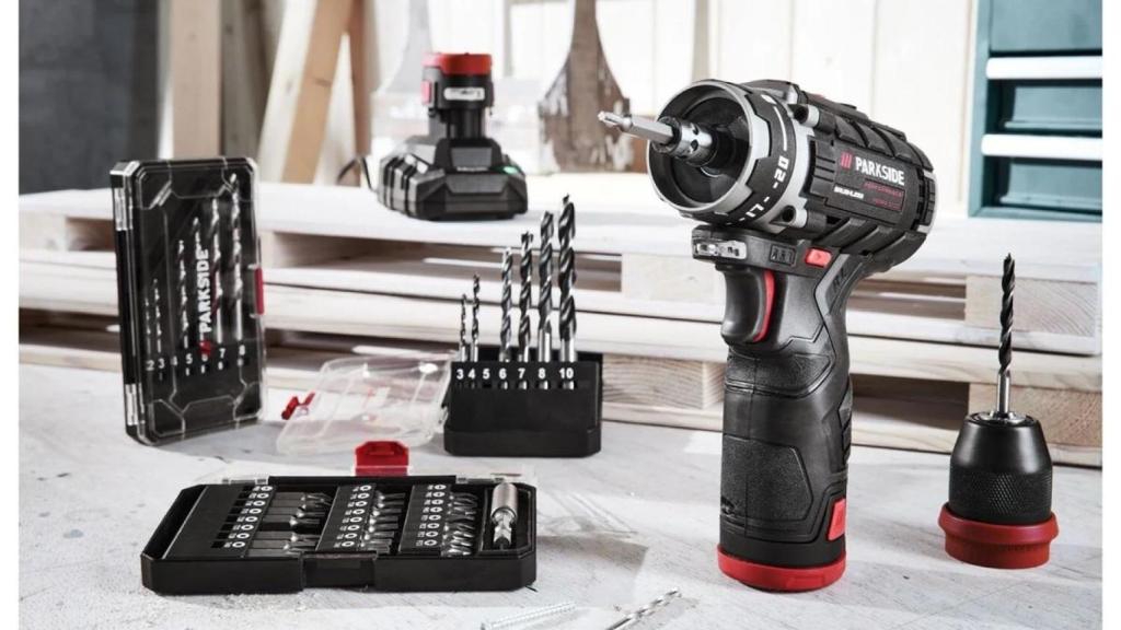 Set básico de atornilladora 12 V de Lidl.
