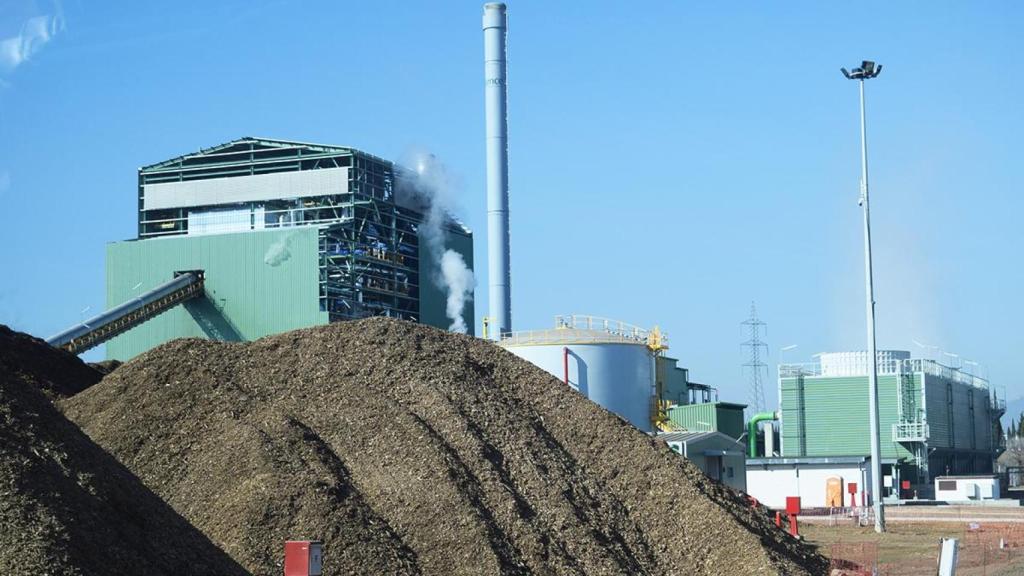 Magnon Green Energy, la filial de energía renovable de Ence, inauguró en 2020 una planta de biomasa de 50 MW en Puertollano denominada Biollano