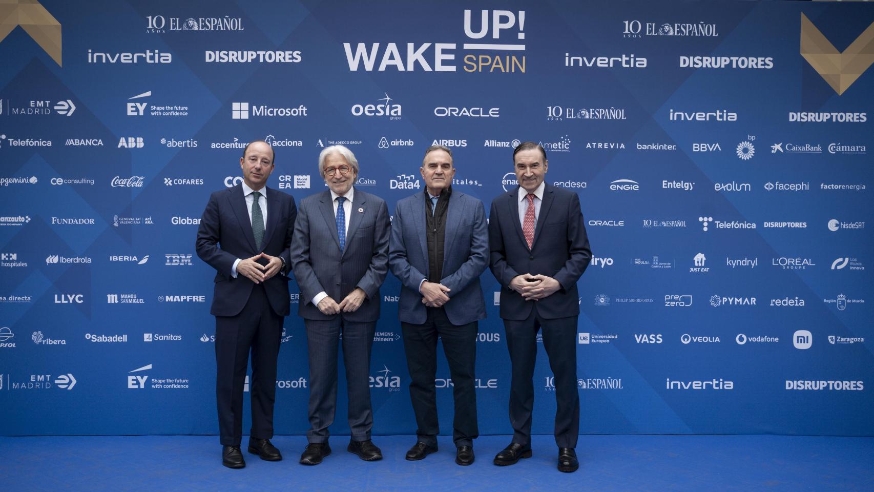 De izquierda a derecha; Juan Manuel Cendoya, vicepresidente de Santander España y director general de Comunicación, Marketing Corporativo y Estudios de Banco Santander; Josep Sánchez Llibre, presidente de Foment del Treball Nacional; Francisco José Gan Pampols, vicepresidente segundo y conseller para la Recuperación Económica y Social de la Comunitat Valenciana; y Pedro J. Ramírez, presidente ejecutivo y director de EL ESPAÑOL; en la tercera jornada del Wake Up, Spain 2025!