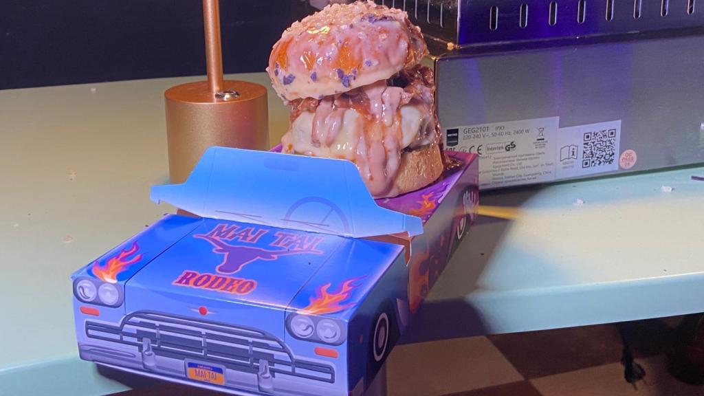 Hamburguesa Rodeo de Mai Tai.