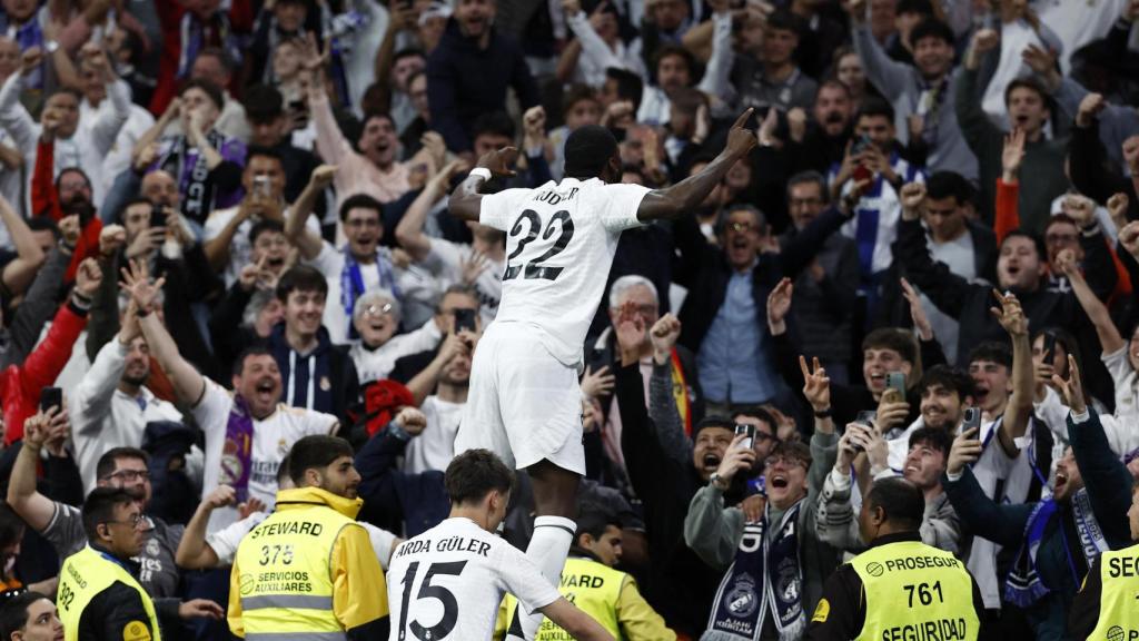 Antonio Rüdiger celebra el gol que dió el pase al Real Madrid a la final de Copa