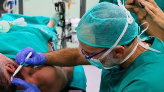 El implante transcutáneo del Hospital Regional de Málaga.