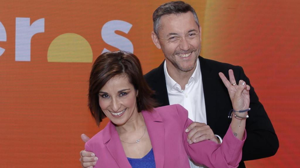 Adela González y Javier Ruiz en una imagen promocional de 'Mañaneros'.