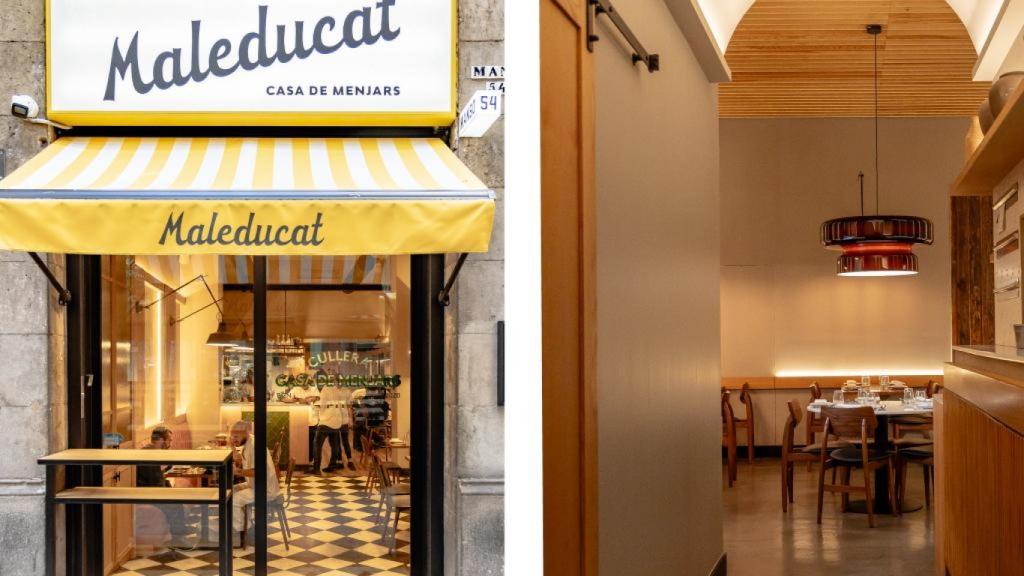 La puerta que recibe a la entrada de Maleducat.