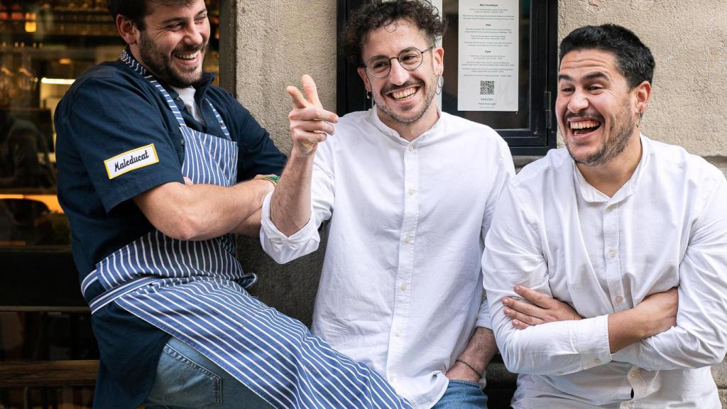 Los que mueven los hilos de Maleducat.