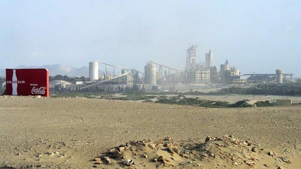 Fábrica de cementos de Pacasmayo, La Libertad, Perú. Foto: JYB Devot / CC