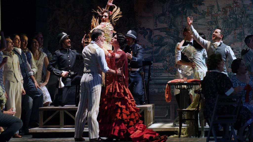 Una escena de 'La verbena de la Paloma', dirigida por Nuria Castejón. Foto: Elena del Real