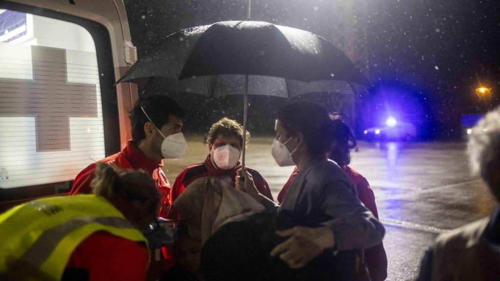 Llegada de los menores a la Base Aérea de Zaragoza