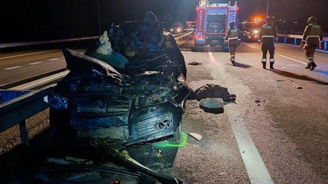 Imagen del accidente en la AP-66 a la altura de Valverde de la Virgen