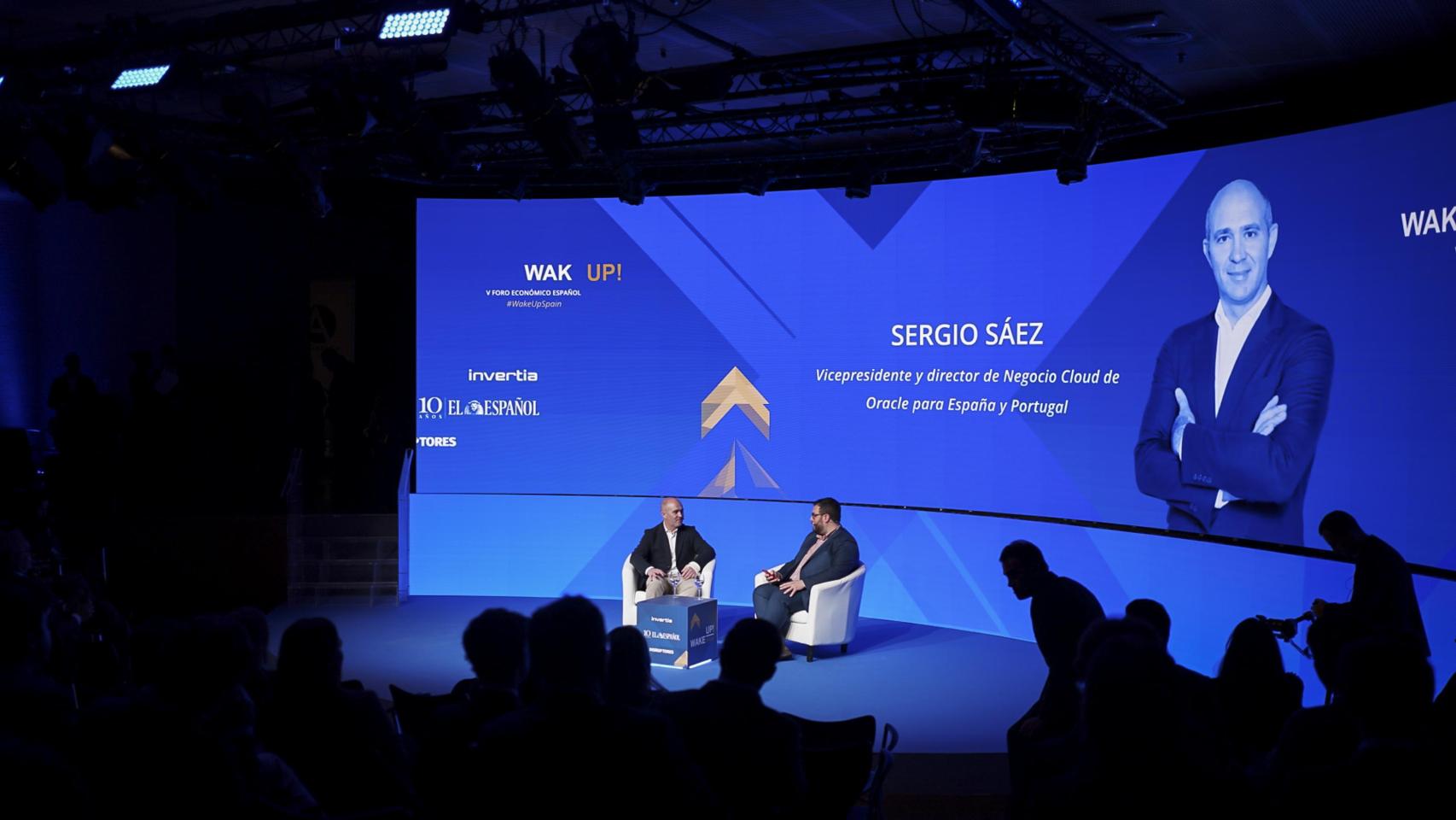 Sergio Sáez, vicepresidente y director de Negocio Cloud de Oracle para España y Portugal, durante su conversación con Rubén Escudero, redactor de Finanzas de EL ESPAÑOL-Invertia;