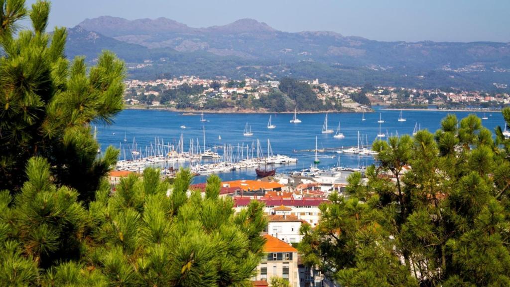 Puerto de Baiona visto desde la montaña