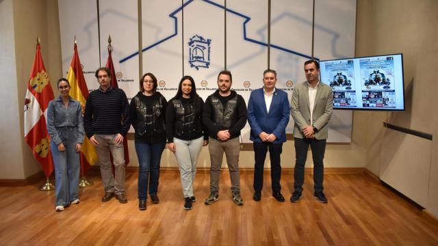 Los alcaldes de La Cistérniga y Cogeces del Monte junto a representantes de la Asociación de Fibrosis Quística de Castilla y León y de la asociación motera 'Jabalís Truferos'