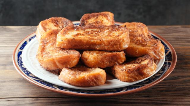 Un plato de torrijas.