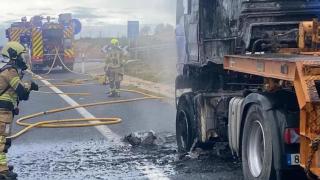 Bomberos de Toledo han intervenido  en la TO-21 al arder la cabeza de un camión