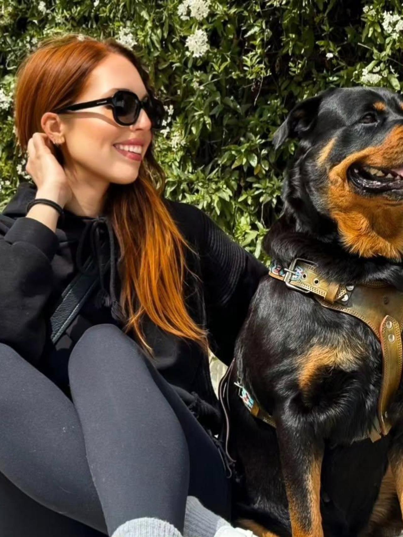 Paula junto a Bronca, en una imagen de sus redes sociales.