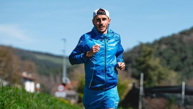 Iván mientras intentaba conseguir el reto