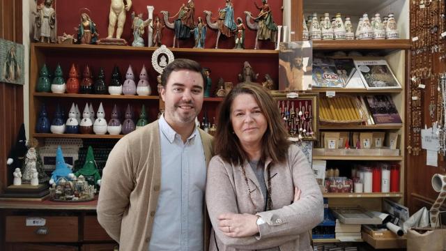 José Ignacio Gonzalo y Carmen Portillo en la Cerería Zalo