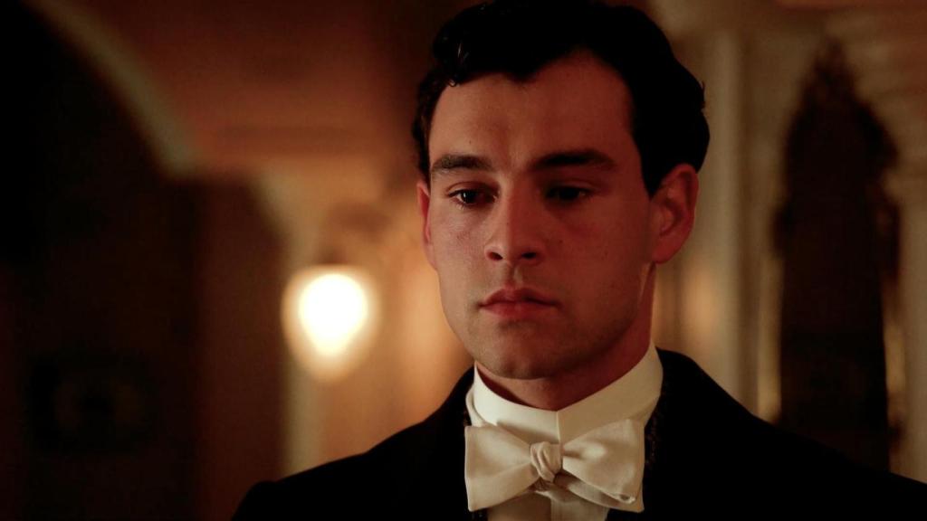 Xavi Lock es Curro en 'La Promesa'.