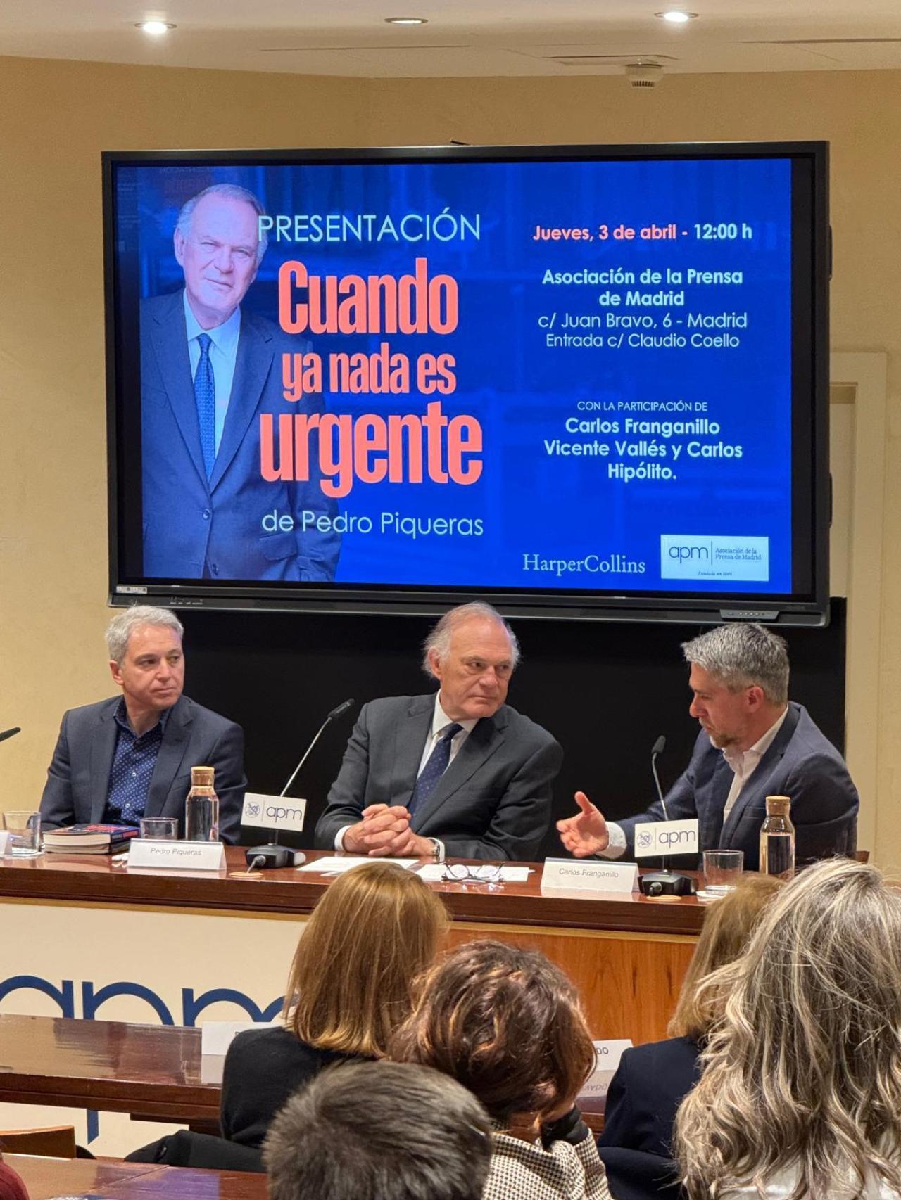 Vicente Vallés, Pedro Piqueras y Carlos Franganillo.