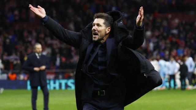 Simeone, en el Metropolitano, se dirige a la afición