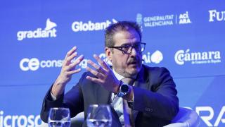 Iker Barricat, presidente de The Adecco Group España durante su intervención en el V Foro Económico Español Wake Up, Spain!, organizado por EL ESPAÑOL, Invertia y Disruptores.