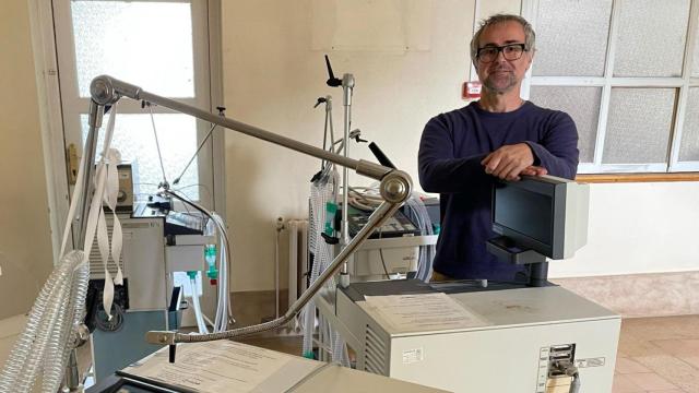 Donación de equipos y mobiliario sanitario a Ucrania