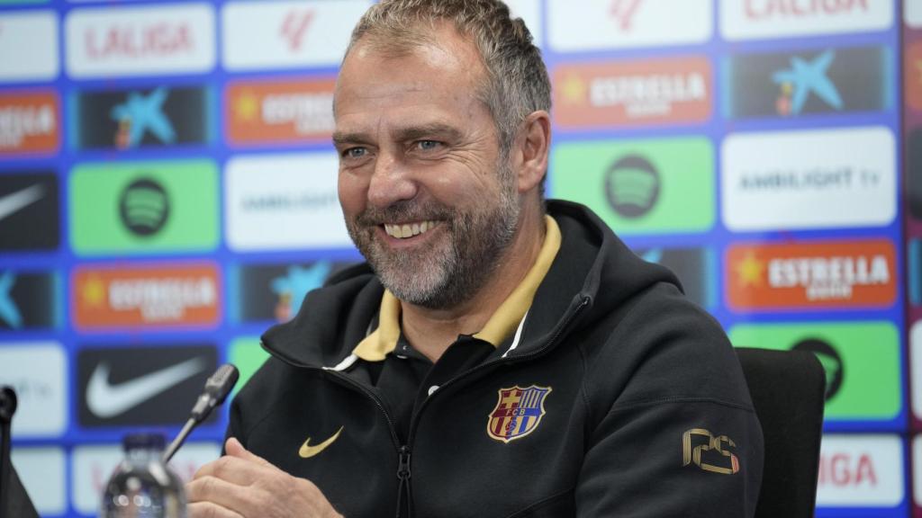 Hansi Flick en rueda de prensa.