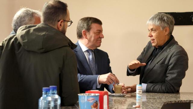 El consejero de la Presidencia, Luis Miguel González Gago, presenta la segunda convocatoria de ayudas para mantener los bares de los pueblos que solo cuentan con uno