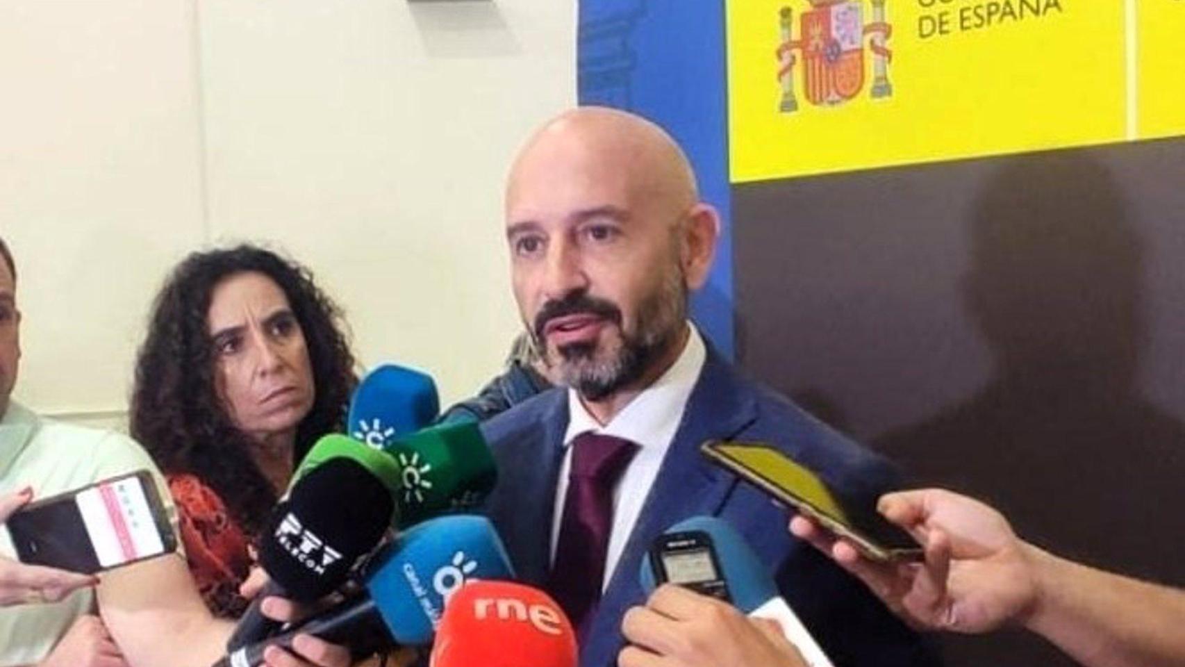 Puertos del Estado dice sí; el subdelegado del Gobierno, no: el doble voto sobre las esculturas del Puerto de Málaga