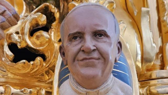 El busto del papa Francisco se incorpora a la imaginería del paso de Jesús Nazareno en Ciudad Real.