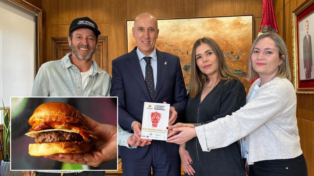 Homenaje a Shara y Jorge, autores de la mejor hamburguesa de España, en el Ayuntamiento de León