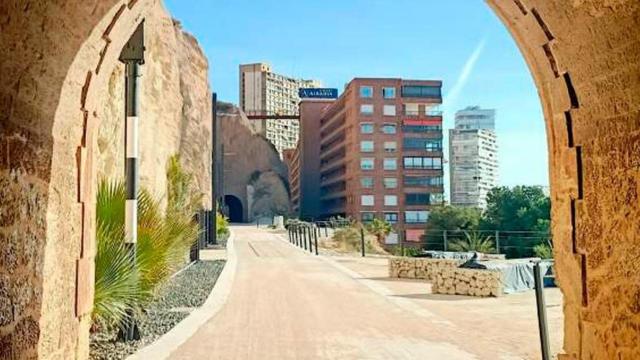 El sendero desconocido en Alicante que puedes recorrer esta semana santa: las mejores vistas al mediterráneo