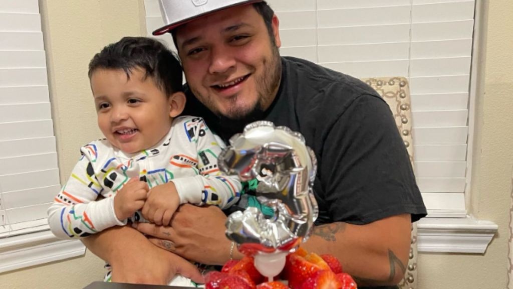 Kilmar Abrego García, con su hijo.