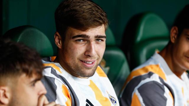 Fran González, en el banquillo del Real Madrid