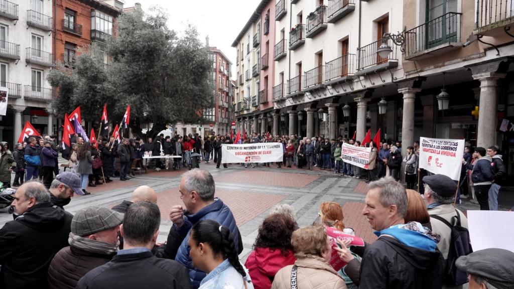Concentración en defensa de una vivienda digna en Valladolid