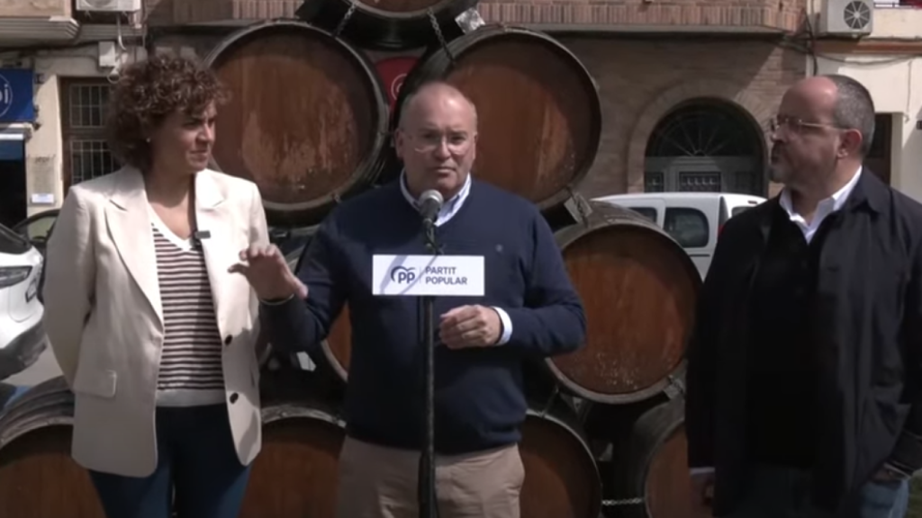 Dolors Montserrat, Miguel Tellado y Alejandro Fernández, este sábado en Sant Sadurní d'Anoia (Barcelona).