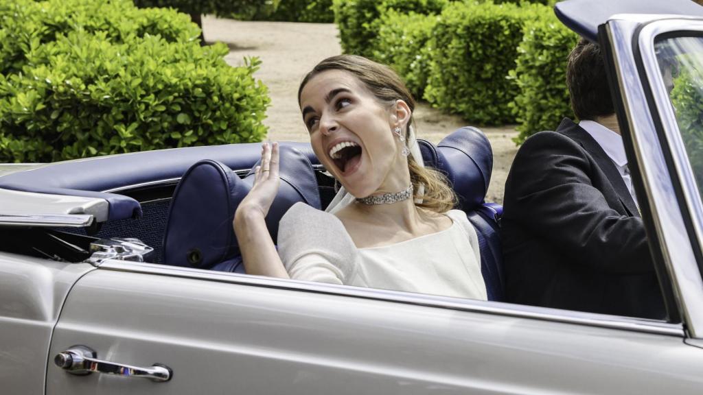 Marta Elorduy, tras finalizar la boda religiosa con Jean Philippe Denizot Elzaburu.