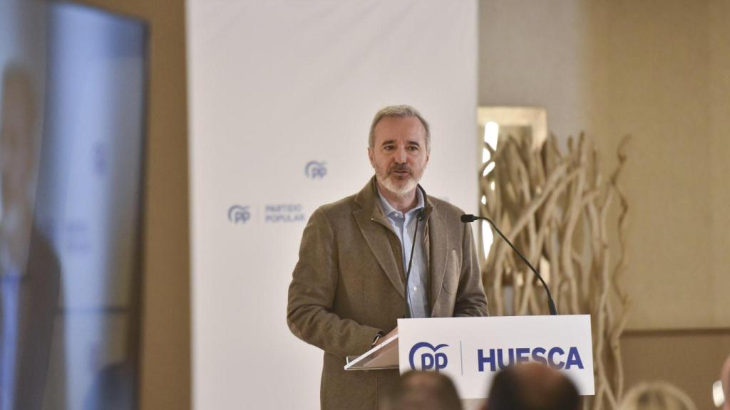 El presidente de Aragón, Jorge Azcón, en el acto con los alcaldes de Huesca