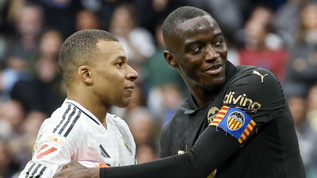Diakhaby le quita el balón a Mbappé tras su gol en el Real Madrid - Valencia