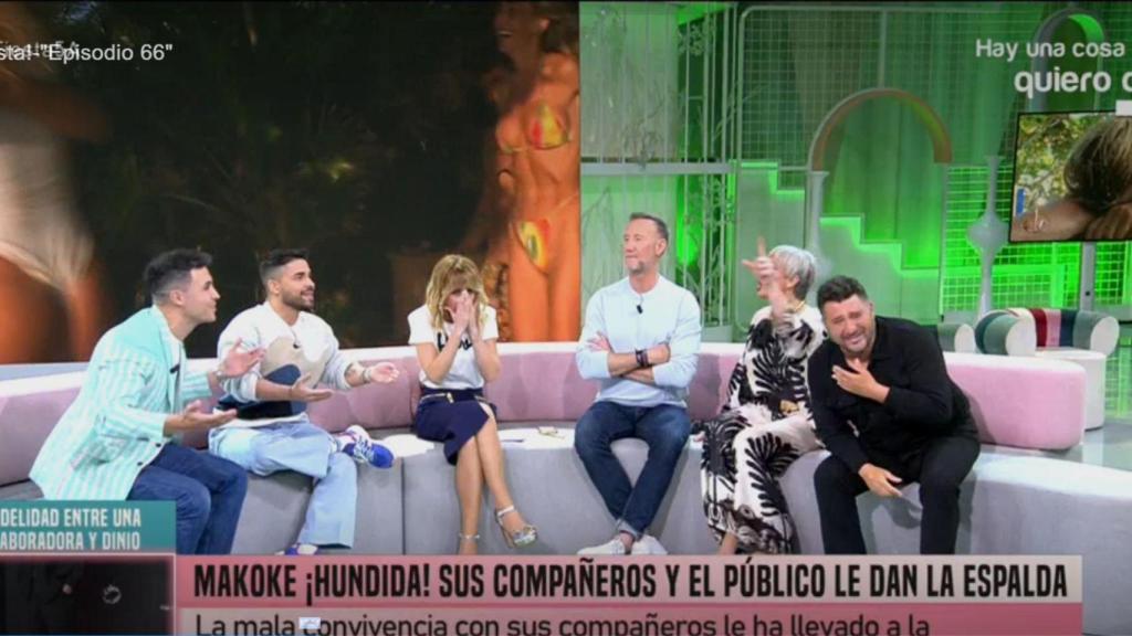 Emma García junto a los colaboradores del programa.