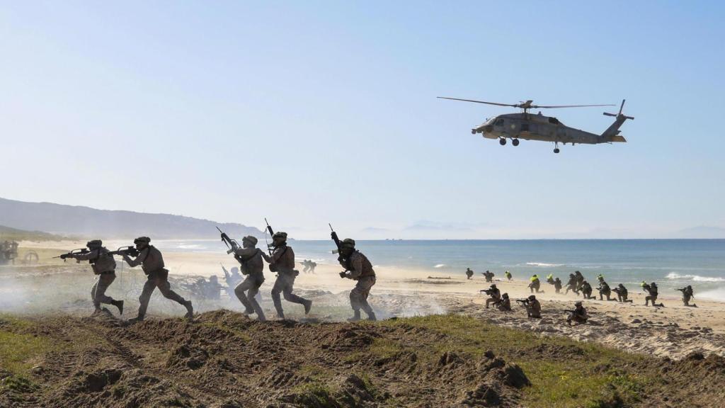Tropas españolas durante los ejercicios de la OTAN 'Flotex 25' desarrollados en Barbate la pasada semana.