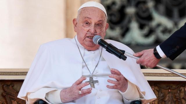 El Papa Francisco habla en su primera aparición desde su regreso al Vaticano.