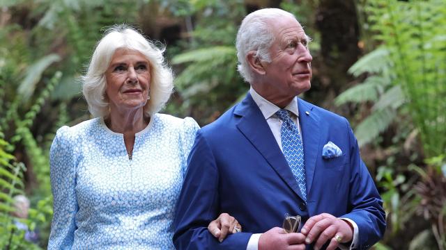 El rey Carlos III y Camila, en su visita al Jardín Botánico Nacional de Australia, en Canberra, en octubre de 2024.