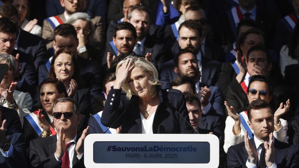La líder de ultraderecha del Agrupamiento Nacional (RN), Marine Le Pen, este domingo.