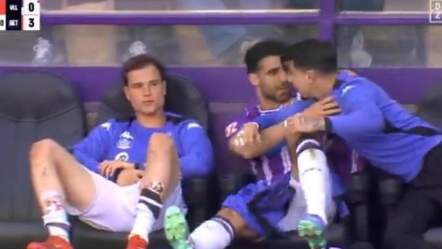 Momento en el que Luis Pérez intenta dar un puñetazo a Latasa